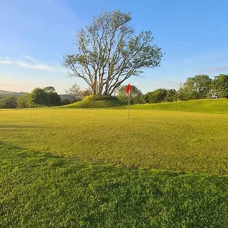 Relaxing 2-bedroom Holiday In Cornwall